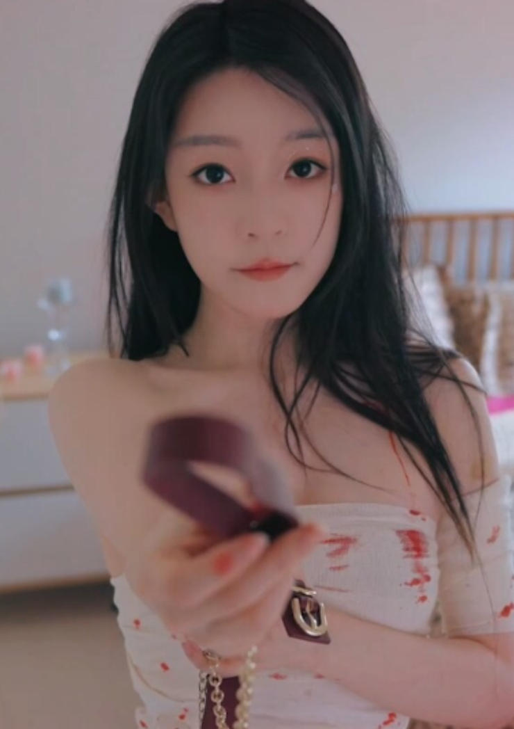 进击吧，异次元美少女！